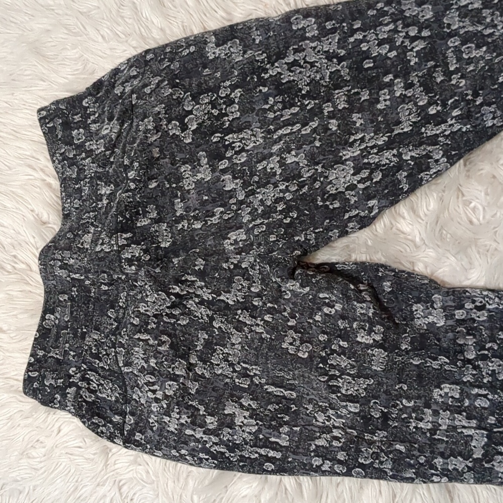 Lululemon Ready to Rullu - Picture 6 of 6